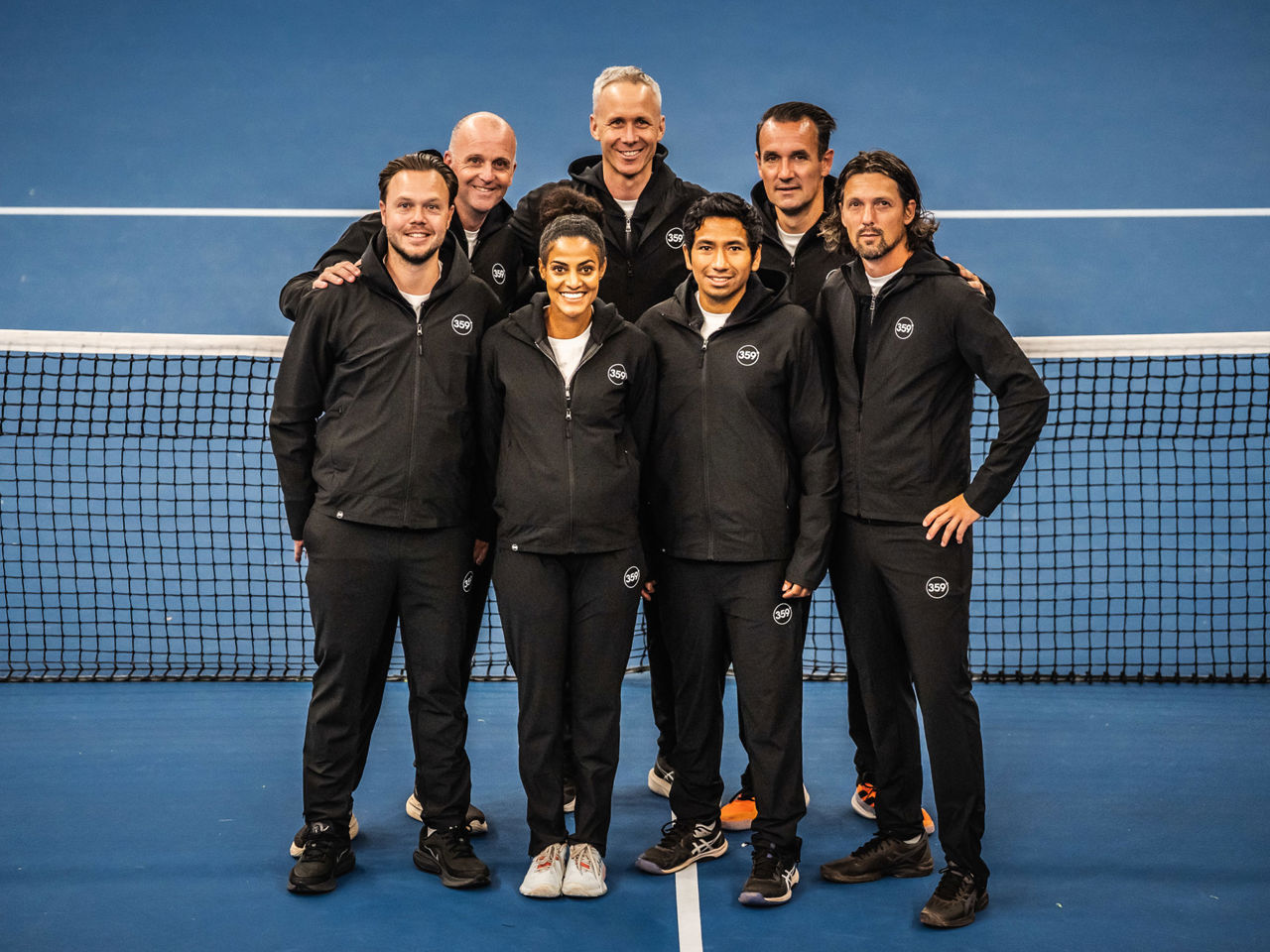 359.Tennis Coachteam