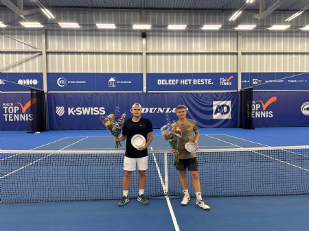 Herenenkel winnaar Lilian Marmousez (FR) en finalist Marvin Moeller (DE)
