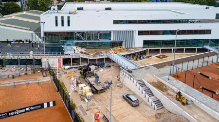 Aanleg loopbrug naar de hoofdingang NTC de Kegel Amstelveen